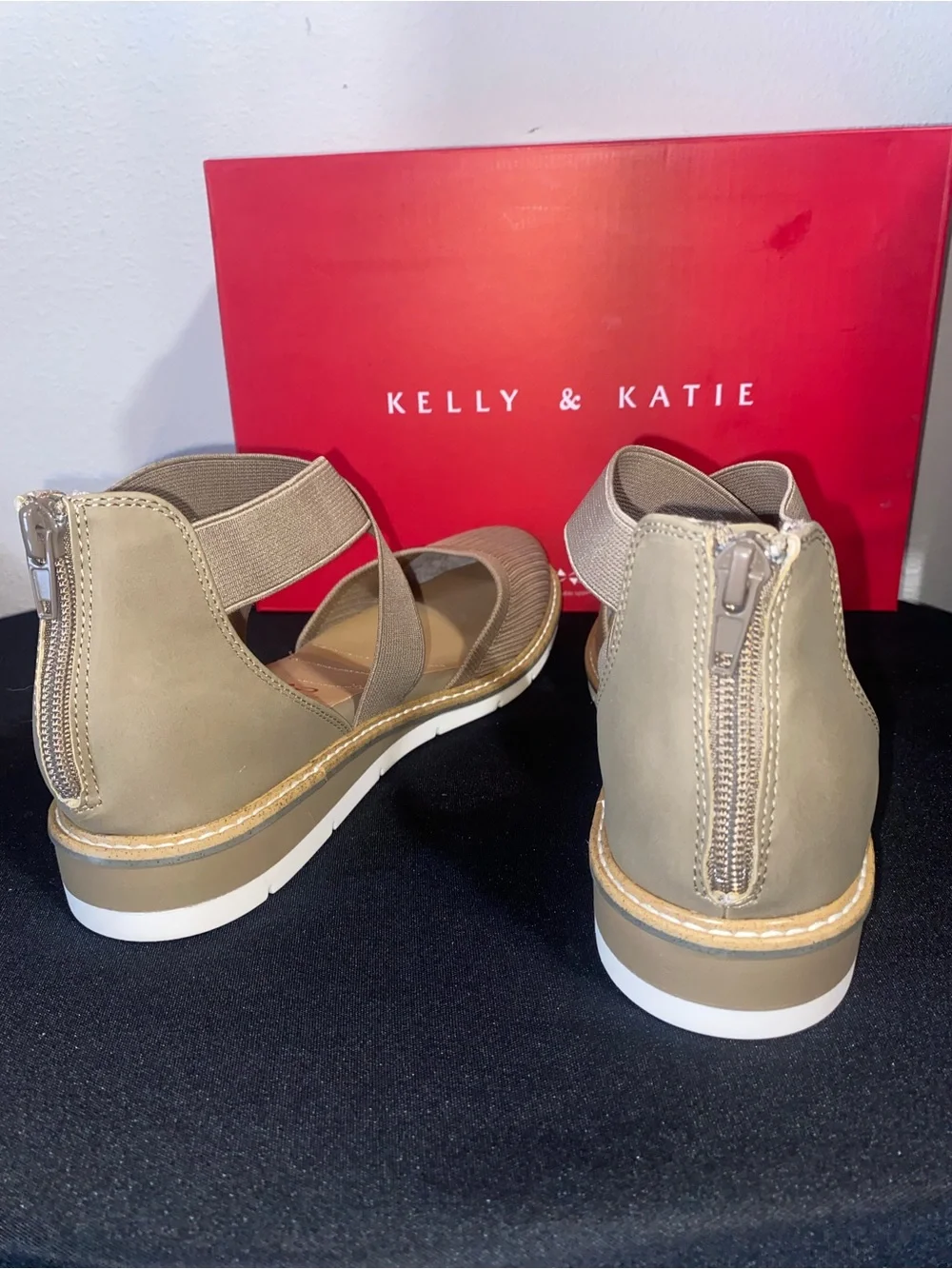 Kelly & Katie (DSW) Taupe Elastic Crossover Flat Sandals